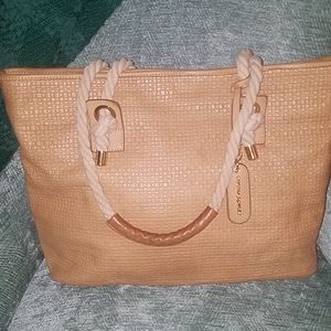 🔇 Sale $16 CYNTHIA ROWLEY TOTE